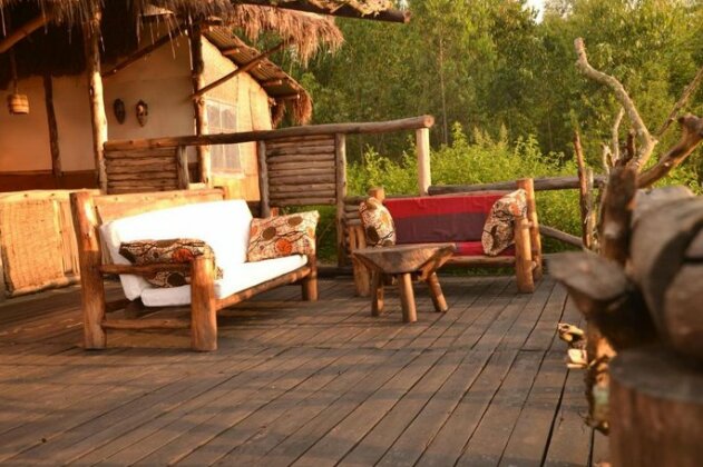 Topi Lodge - Photo4