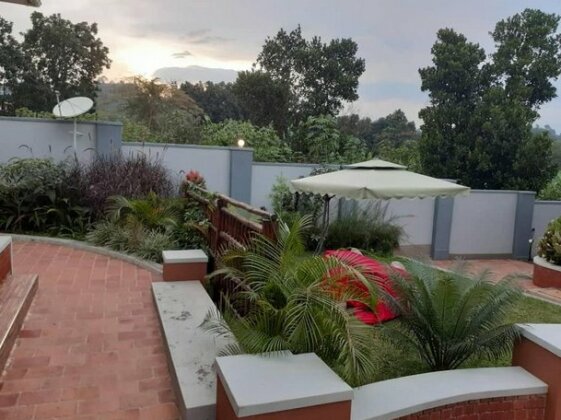 Seyeya Courts - Photo2
