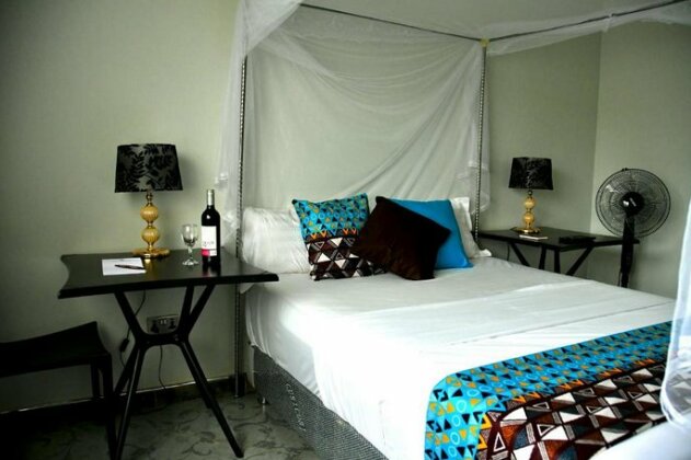 Seyeya Courts - Photo4