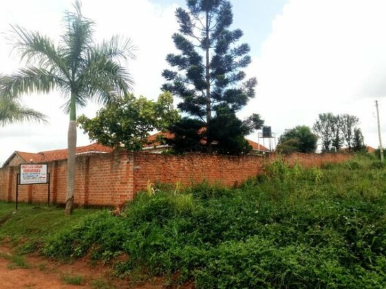 Masindi Solutions & Backpackers - Photo2