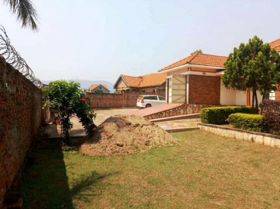 Masindi Solutions & Backpackers - Photo4