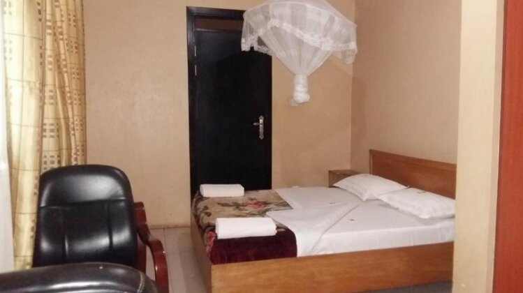 Westend Inn - Photo2