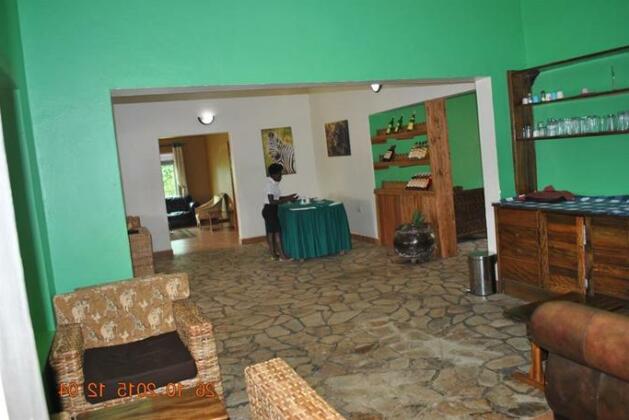 Little Woods Inn - Photo3