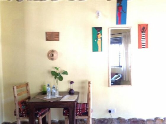 Nyore Hillside Retreat - Photo2