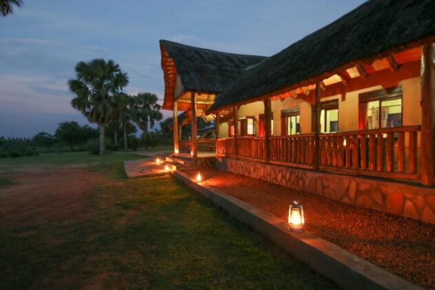 Pakuba Safari Lodge Paraa