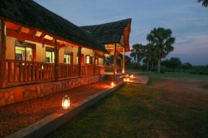 Pakuba Safari Lodge Paraa