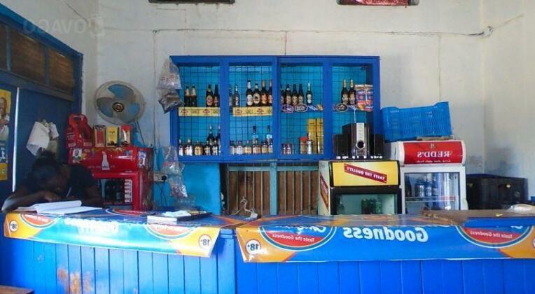 Oasis Bar and Lodge - Photo2
