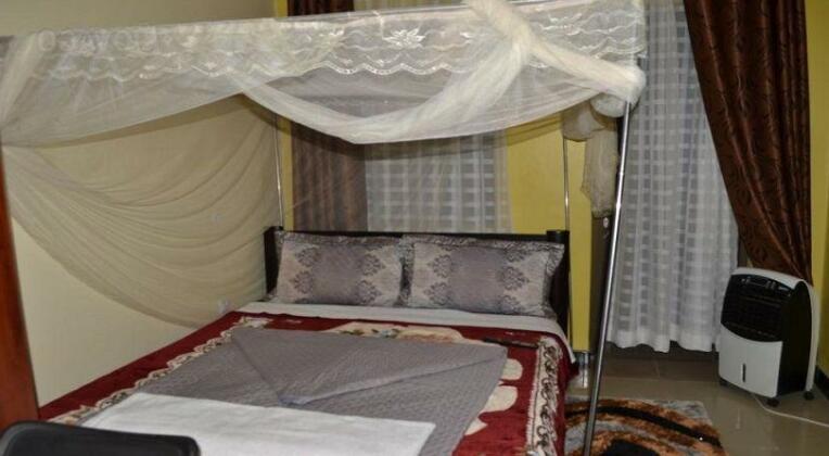 Strikers Hotel - Photo4