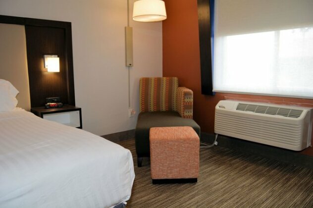 Holiday Inn Express Hotel and Suites Abilene - Photo2