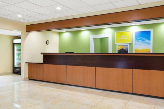 Days Inn by Wyndham Absecon Atlantic City Area - Photo4