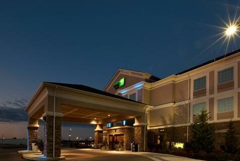 Holiday Inn Express Hotel and Suites Ada - Photo4