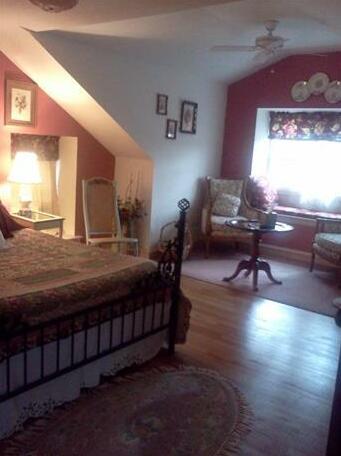 Living Spring Farm Bed and Breakfast - Photo2