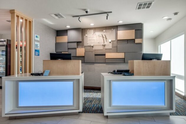 Holiday Inn Express & Suites Dallas North - Addison - Photo3