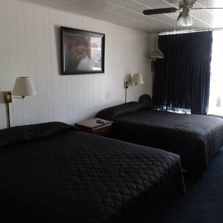 Lazy B Motel - Photo5