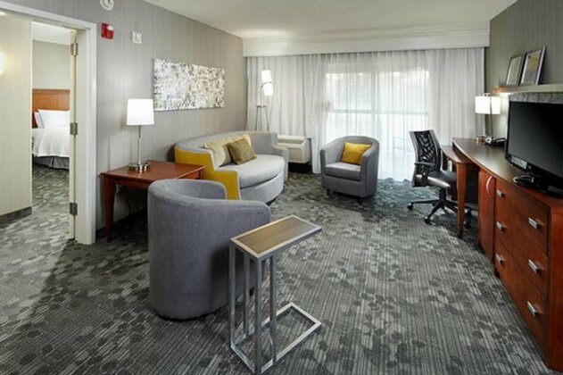 Courtyard by Marriott Akron Stow - Photo4