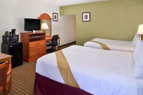 Magnuson Hotel and Suites Alamogordo - Photo4