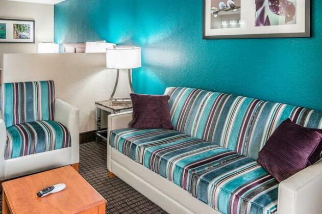 Quality Inn & Suites Near White Sands National Monument - Photo5