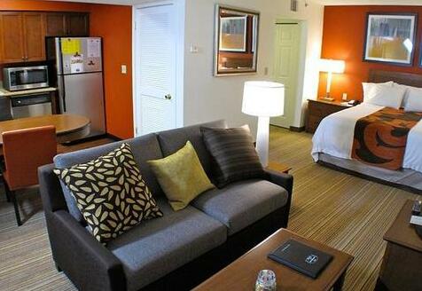 Albany Airport Inn and Suites - Photo4