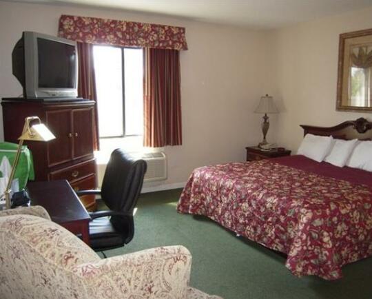 Golden Circle Inn and Suites - Photo4