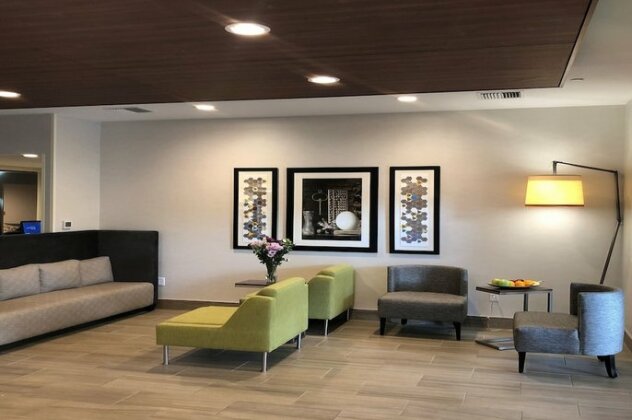 Holiday Inn Express Hotel & Suites Albany - Photo3