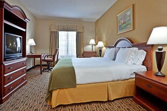 Holiday Inn Express Hotel & Suites Albemarle - Photo2