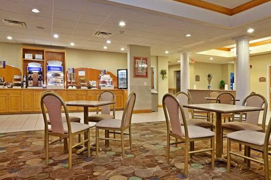 Holiday Inn Express Hotel & Suites Albemarle - Photo4