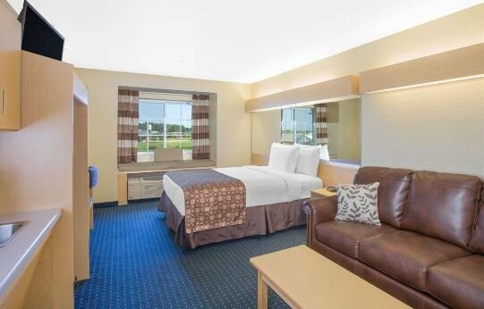Microtel Inn & Suites by Wyndham Albertville - Photo3