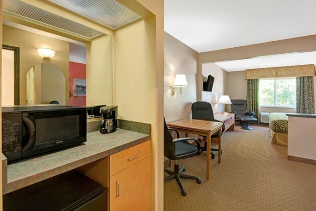 Days Inn & Suites by Wyndham Airport Albuquerque - Photo5