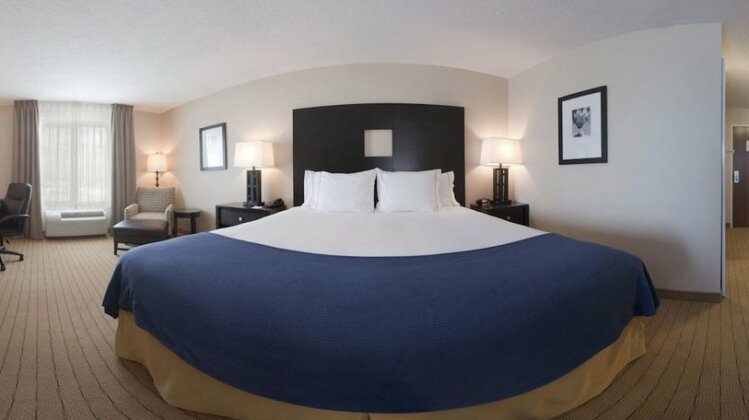 Holiday Inn Express Hotel & Suites Albuquerque Airport - Photo5