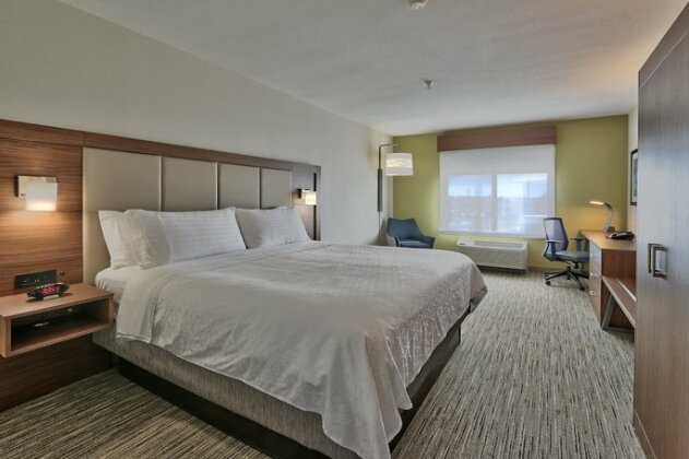 Holiday Inn Express Hotel & Suites Albuquerque Historic Old Town - Photo5