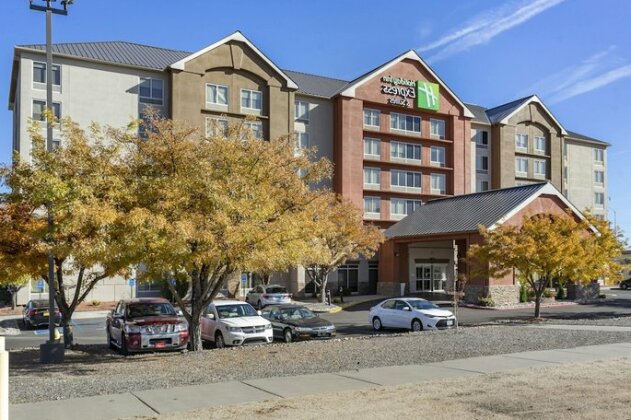 Holiday Inn Express Hotel & Suites Albuquerque Midtown - Photo2
