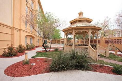 La Quinta Inn & Suites Albuquerque West - Photo3