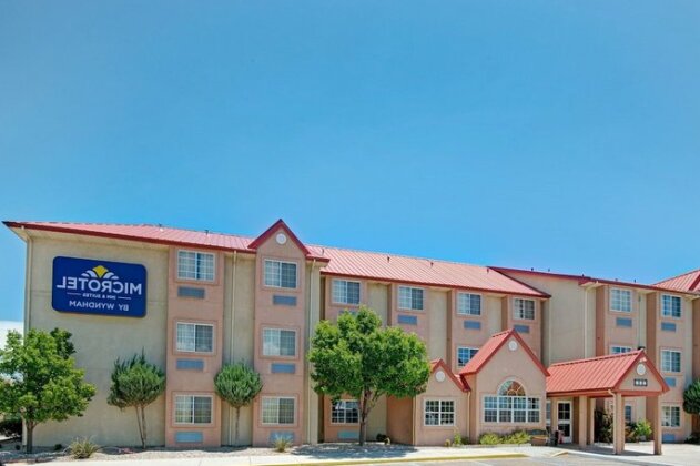 Microtel Inn & Suites by Wyndham Albuquerque West - Photo2