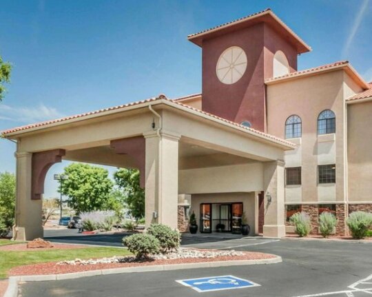 Quality Inn & Suites Albuquerque West - Photo2