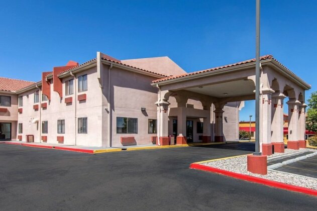 Quality Inn & Suites Albuquerque - Photo2