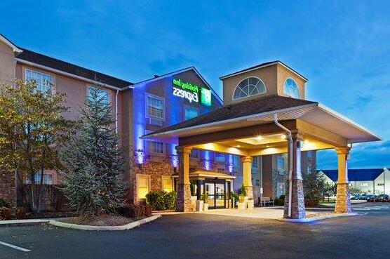 Holiday Inn Express Hotel & Suites Alcoa Knoxville Airport - Photo2