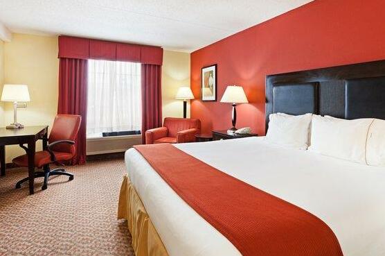 Holiday Inn Express Hotel & Suites Alcoa Knoxville Airport - Photo3