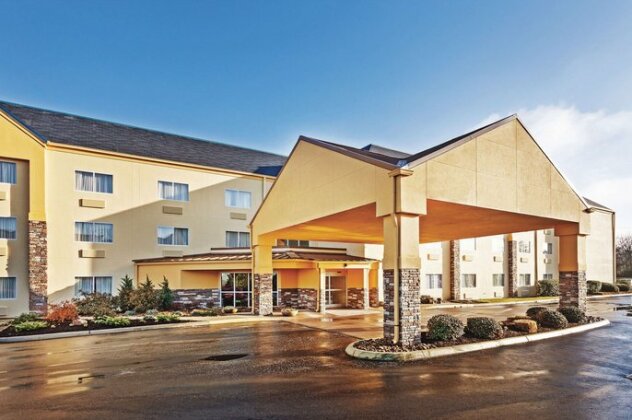 La Quinta Inn and Suites Knoxville Airport - Photo3