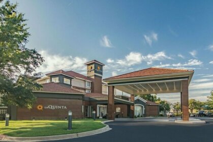 La Quinta Inn & Suites Alexandria Airport