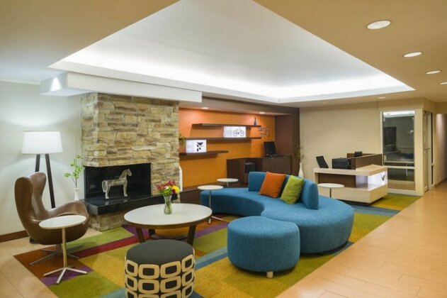 Fairfield Inn & Suites by Marriott Allentown Bethlehem Lehigh Valley Airport - Photo2
