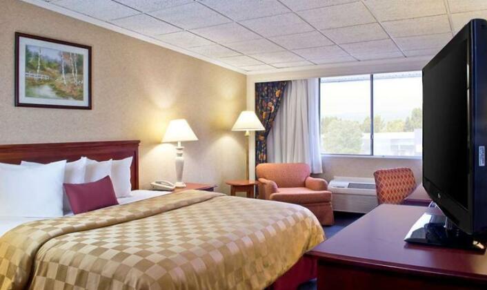 SureStay Collection by Best Western Lehigh Valley Hotel - Photo3