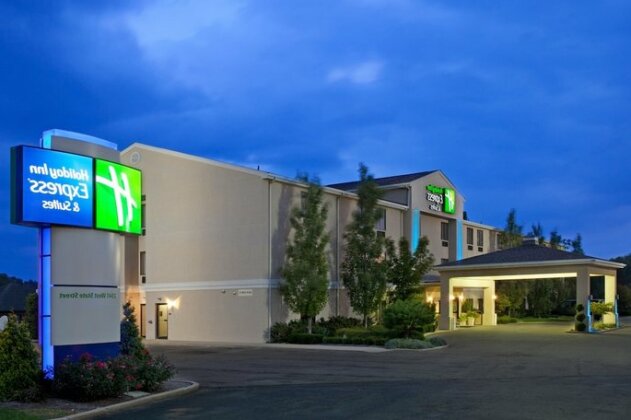 Holiday Inn Express & Suites Alliance - Photo2