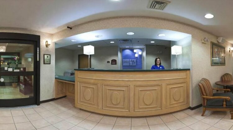 Holiday Inn Express & Suites Alliance - Photo5