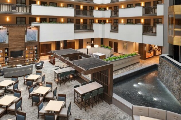 Embassy Suites by Hilton Atlanta Alpharetta - Photo2