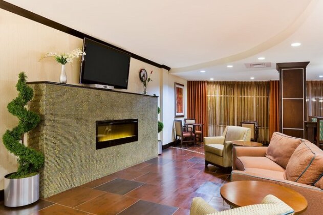 Holiday Inn Express and Suites Alpine - Photo4