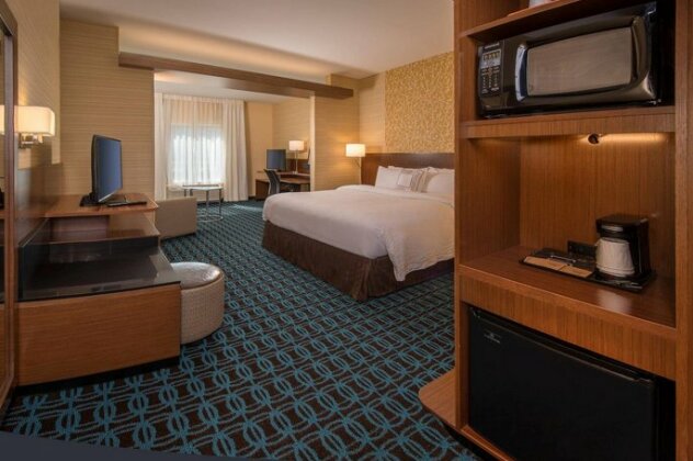 Fairfield Inn & Suites by Marriott Altoona - Photo4
