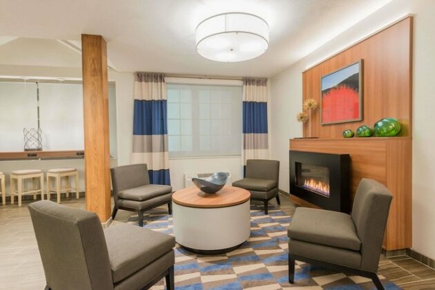 Microtel Inn & Suites by Wyndham Altoona - Photo2