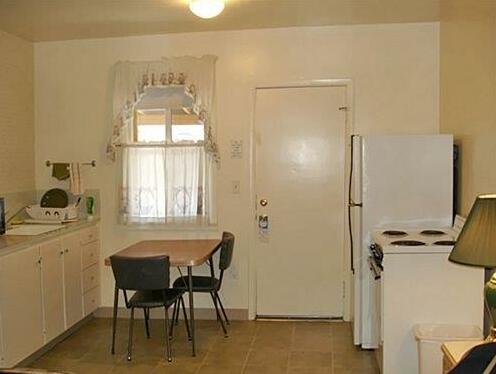 Essex Motel - Photo3
