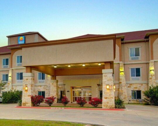Comfort Inn & Suites Alvarado - Photo2