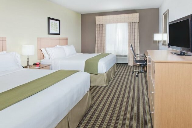 Holiday Inn Express Hotel & Suites Alvarado - Photo5